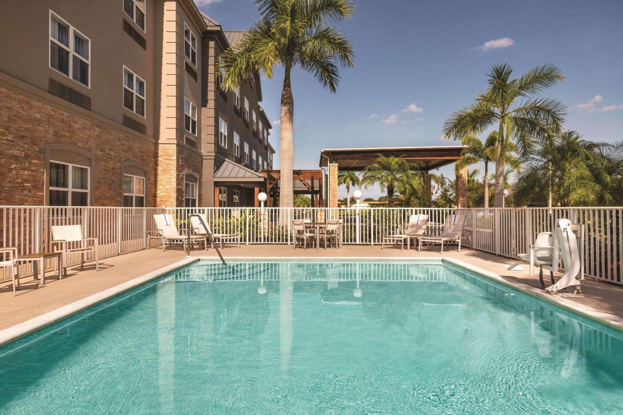 Country Inn & Suites By Radisson, Bradenton-Lakewood-Ranch, Fl Extérieur photo